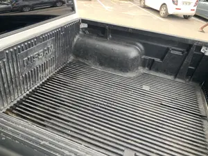 Nissan Frontier 2009 White