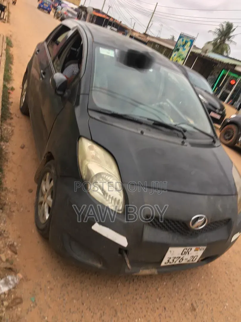 Toyota Vitz 2009 Black