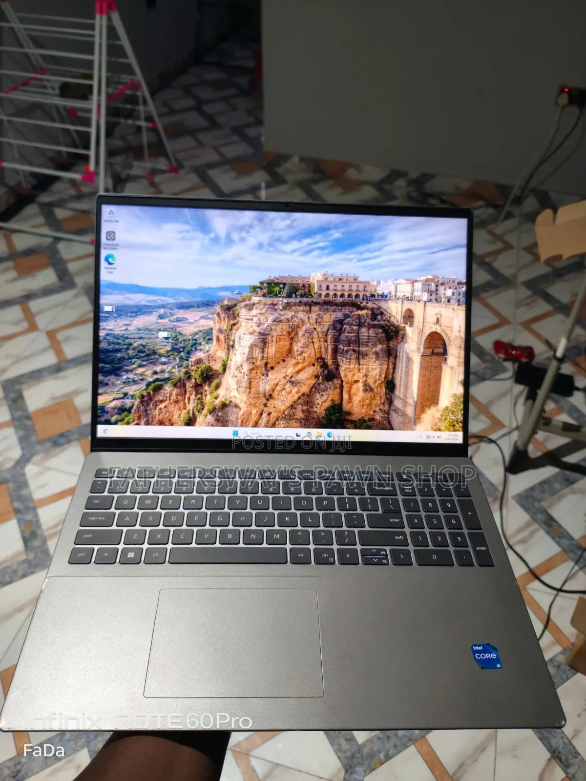 Laptop Dell Vostro 16 5620 8GB Intel Core i5 SSD 256GB