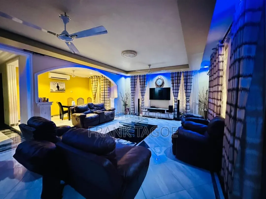 5bdrm House in Danfa for sale