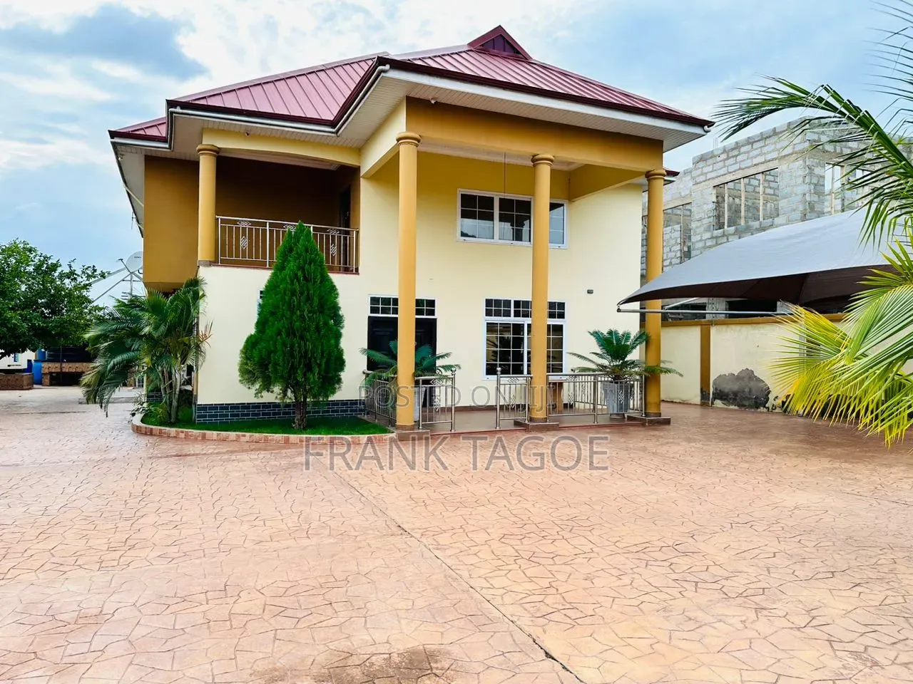 5bdrm House in Danfa for sale