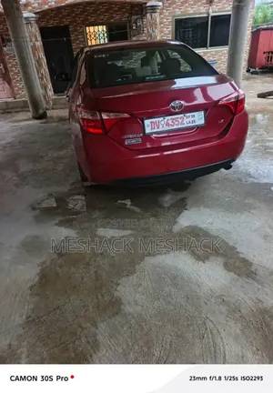 Toyota Corolla 2018 Red
