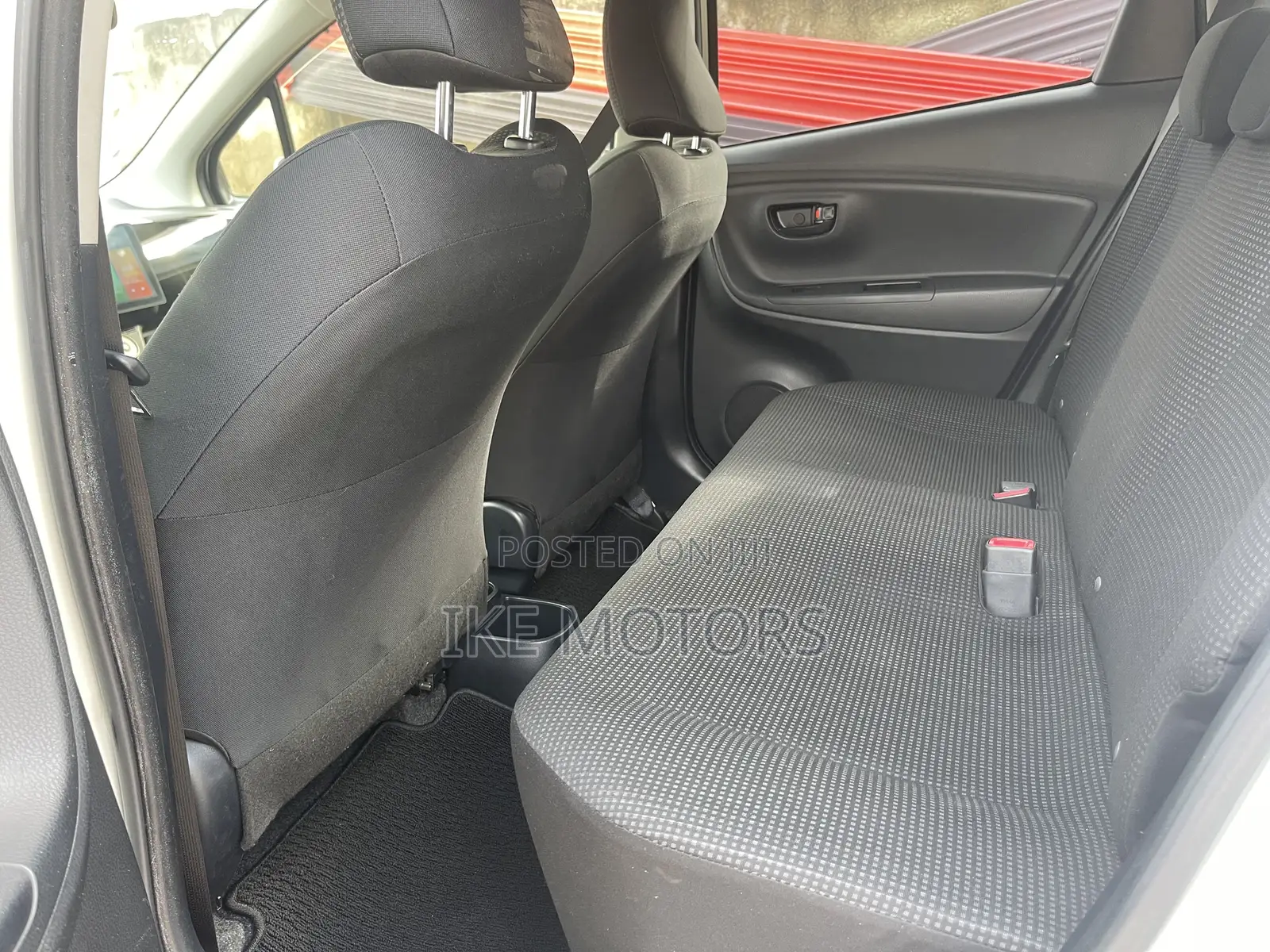 Toyota Vitz 1.3 AWD 3dr 2015 White