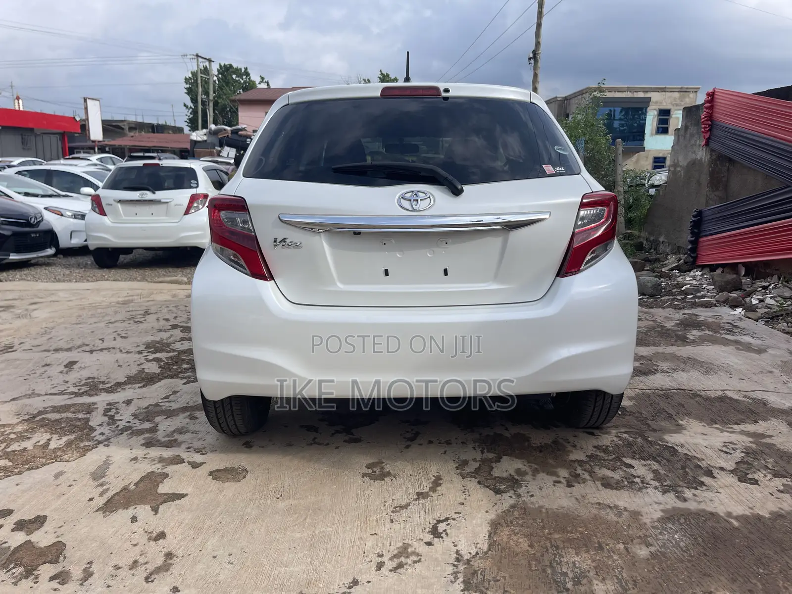 Toyota Vitz 1.3 AWD 3dr 2015 White