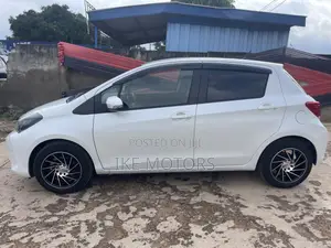 Toyota Vitz 1.3 AWD 3dr 2015 White
