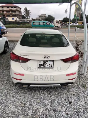 Hyundai Elantra Limited Sedan FWD (1.8L 4cyl 6A) 2016 White