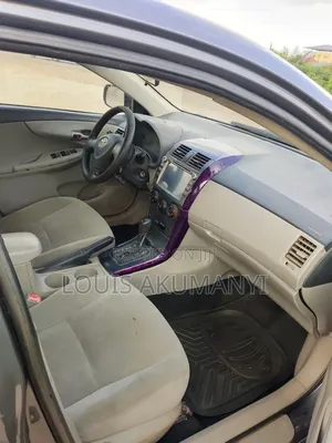 Toyota Corolla LE 4dr Sedan (1.8L 4cyl 4A) 2012 Gray