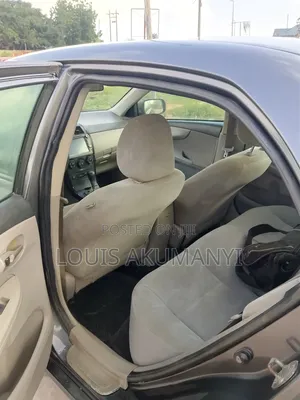 Toyota Corolla LE 4dr Sedan (1.8L 4cyl 4A) 2012 Gray
