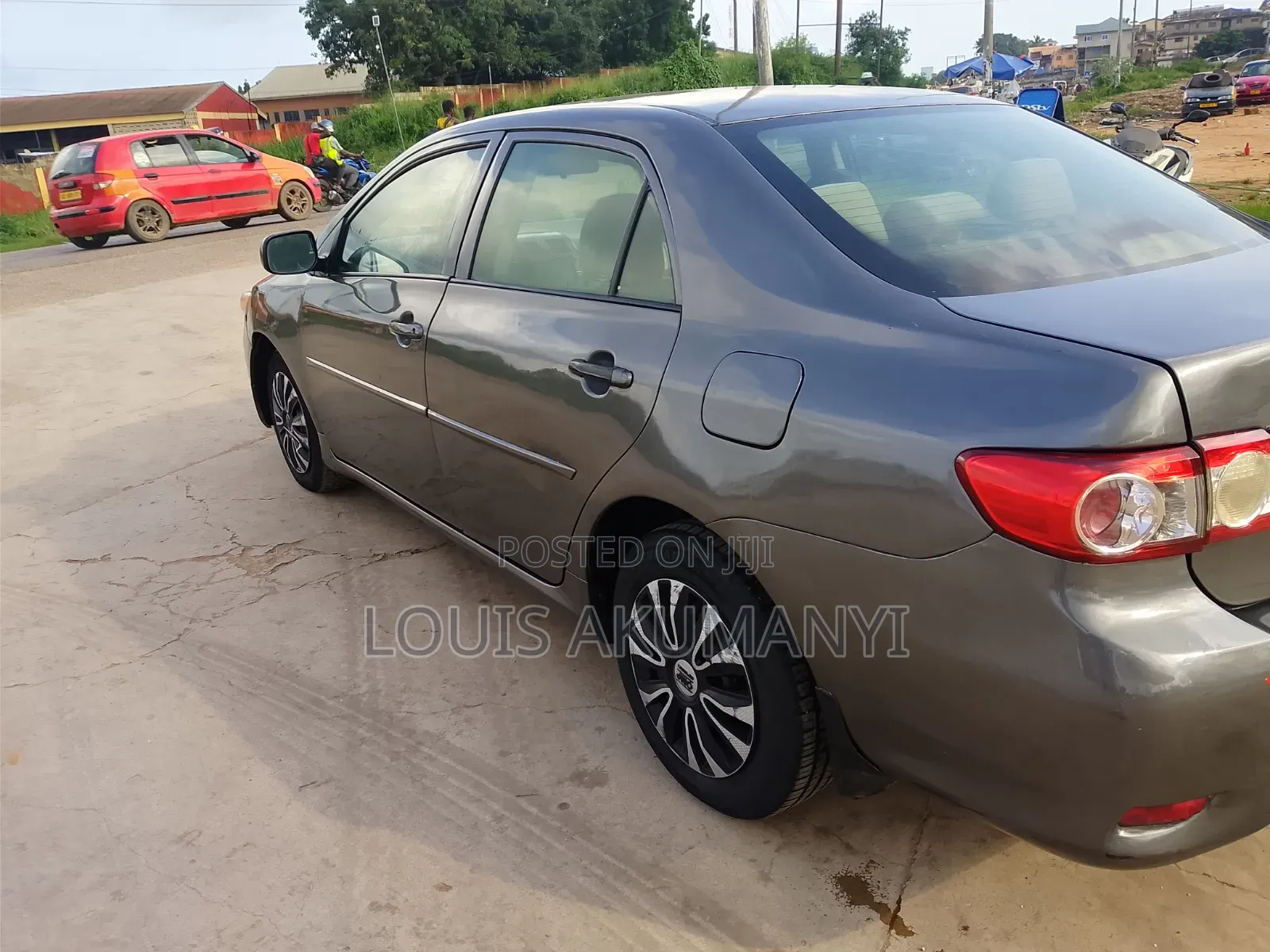 Toyota Corolla LE 4dr Sedan (1.8L 4cyl 4A) 2012 Gray