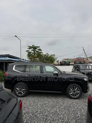 New Toyota Land Cruiser LC300 2025 Black
