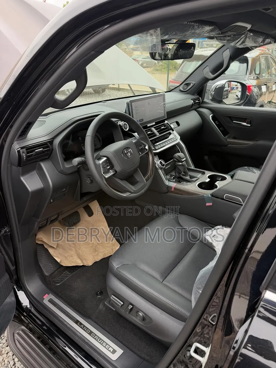 New Toyota Land Cruiser LC300 2025 Black