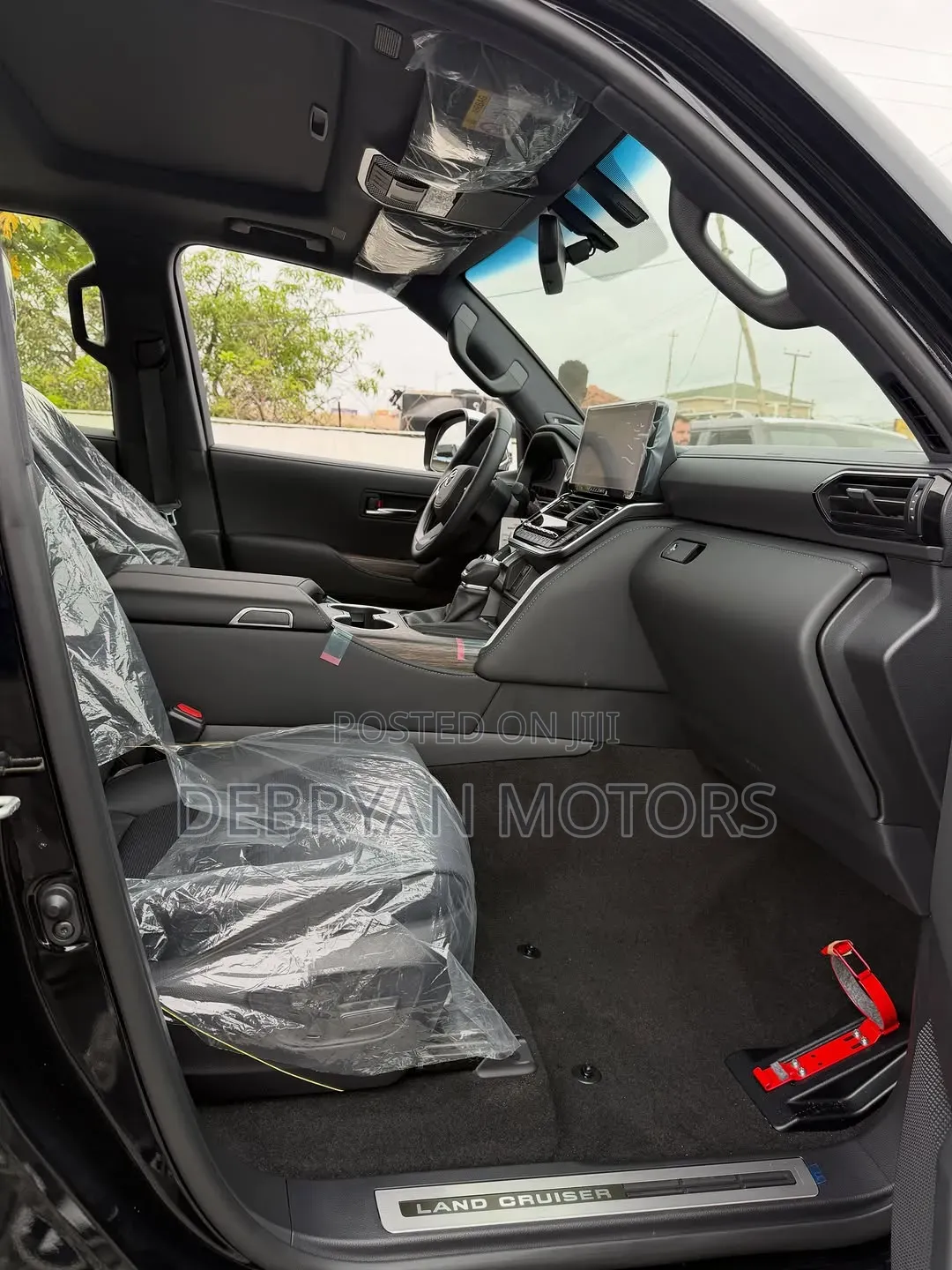 New Toyota Land Cruiser LC300 2025 Black
