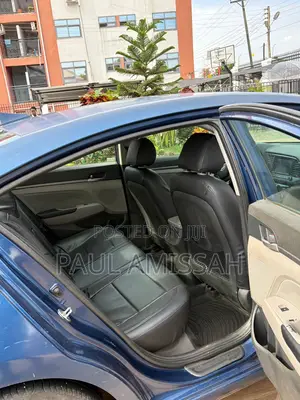 Hyundai Elantra Sport Sedan FWD (1.6L 4cyl 6M) 2017 Blue