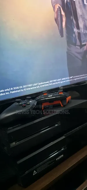 Xbox One With Wired Controller