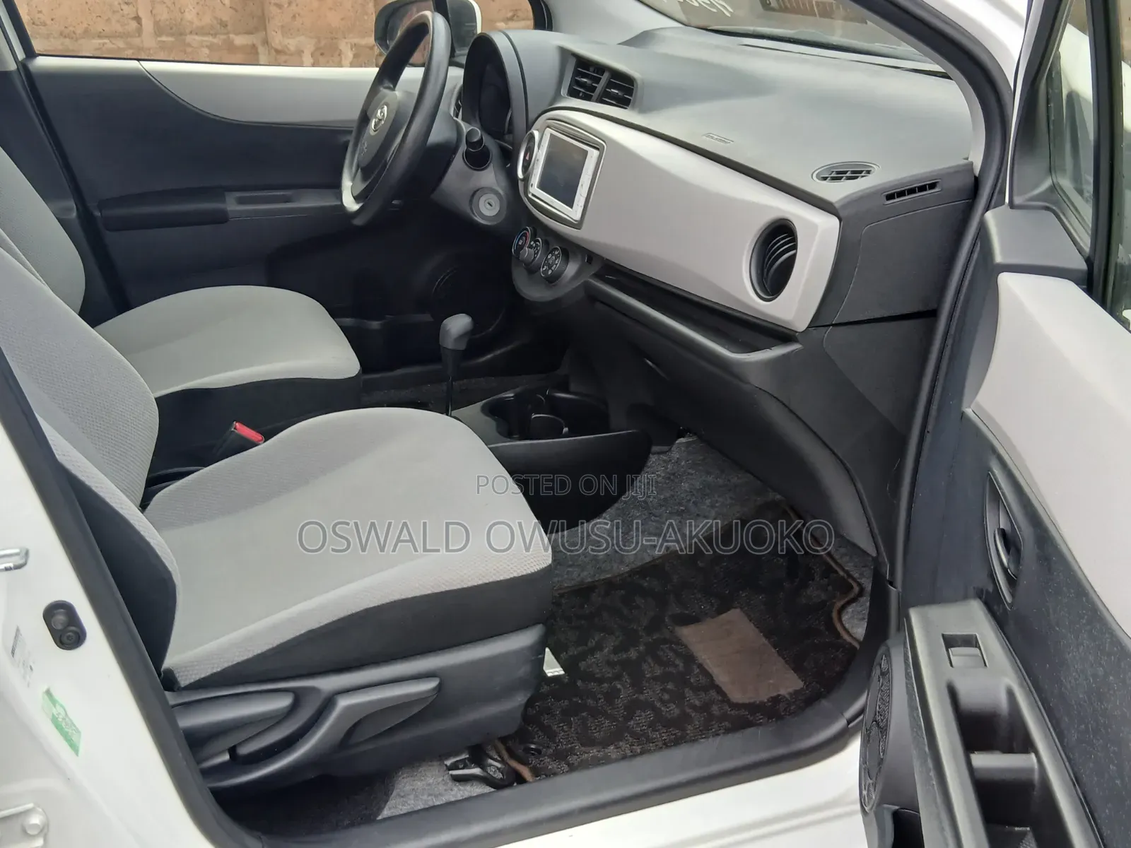 Toyota Vitz 2013 White