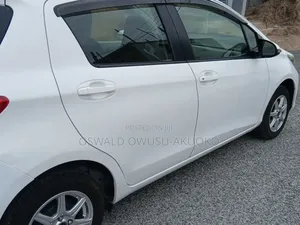 Toyota Vitz 2013 White