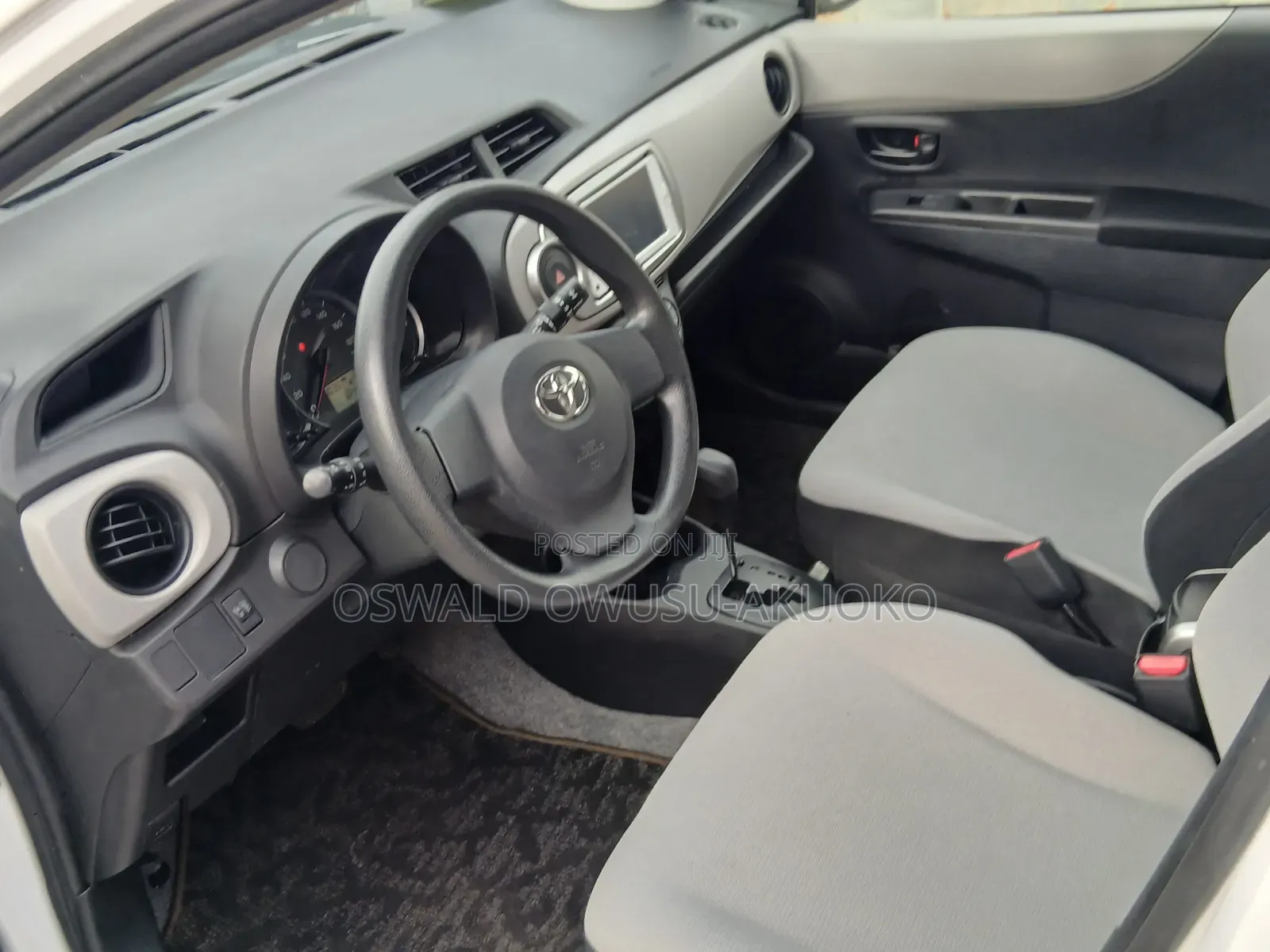 Toyota Vitz 2013 White