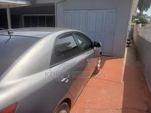 Kia Cerato 2010 Brown