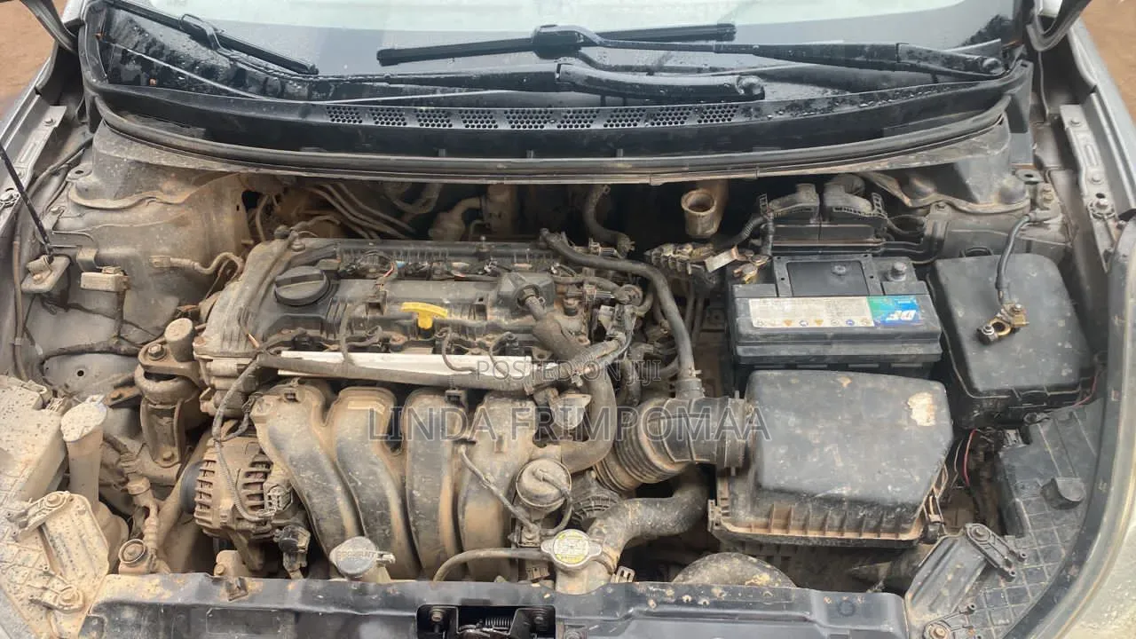 Hyundai Elantra SE 4dr Sedan (1.8L 4cyl 6A) 2015 Silver