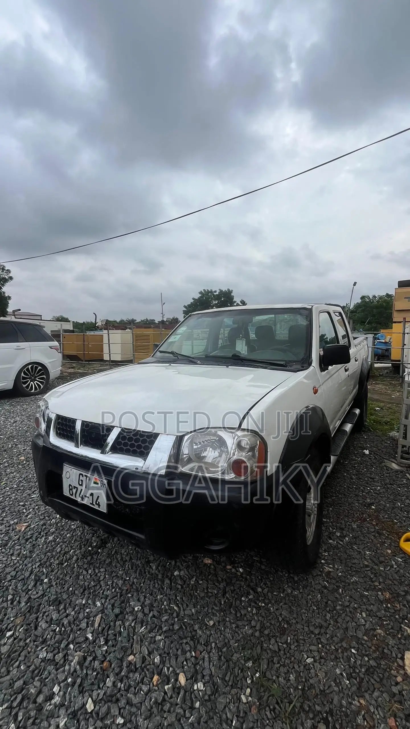Nissan Hardbody 2014 White