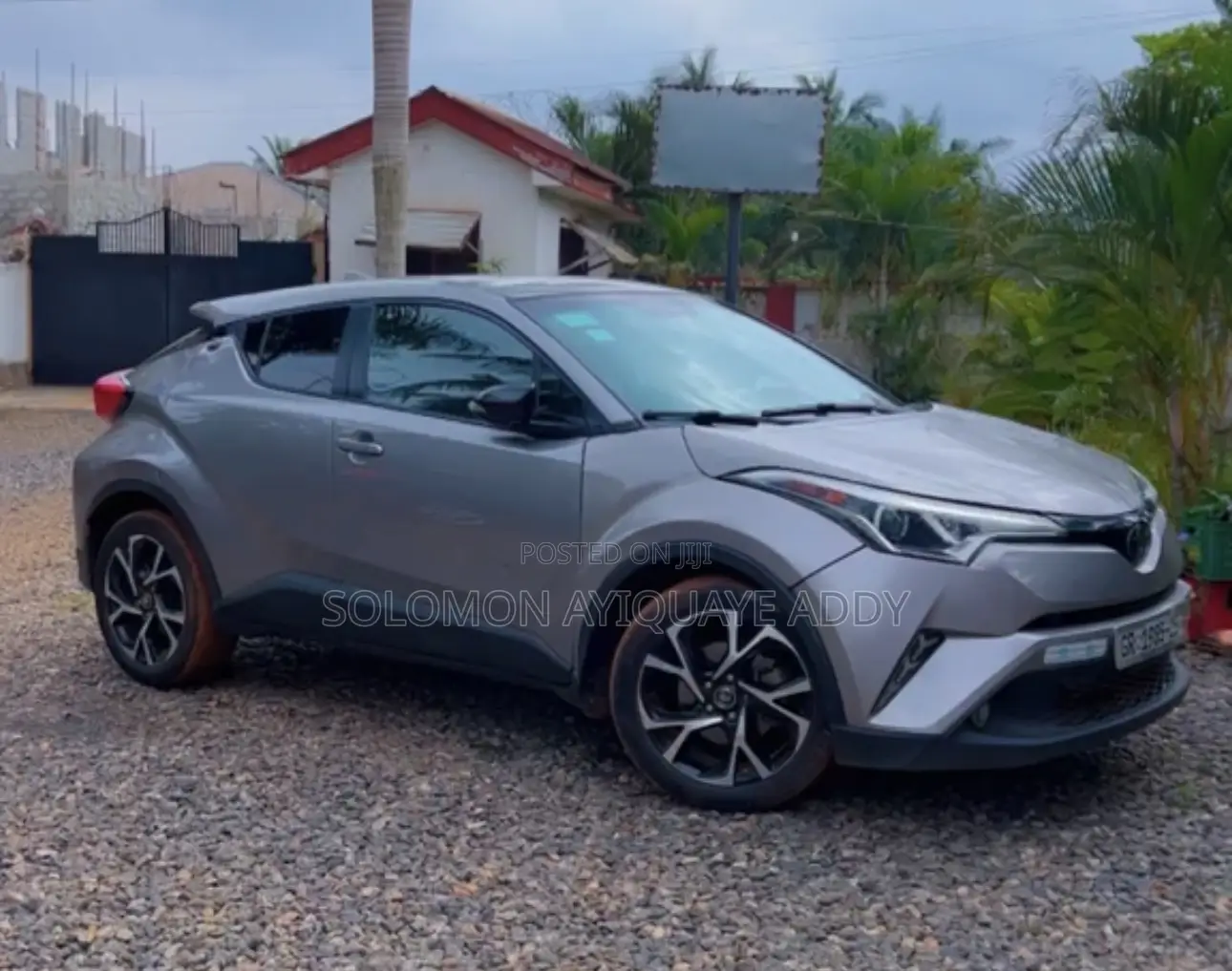 Toyota C-HR LE FWD 2019 Gold
