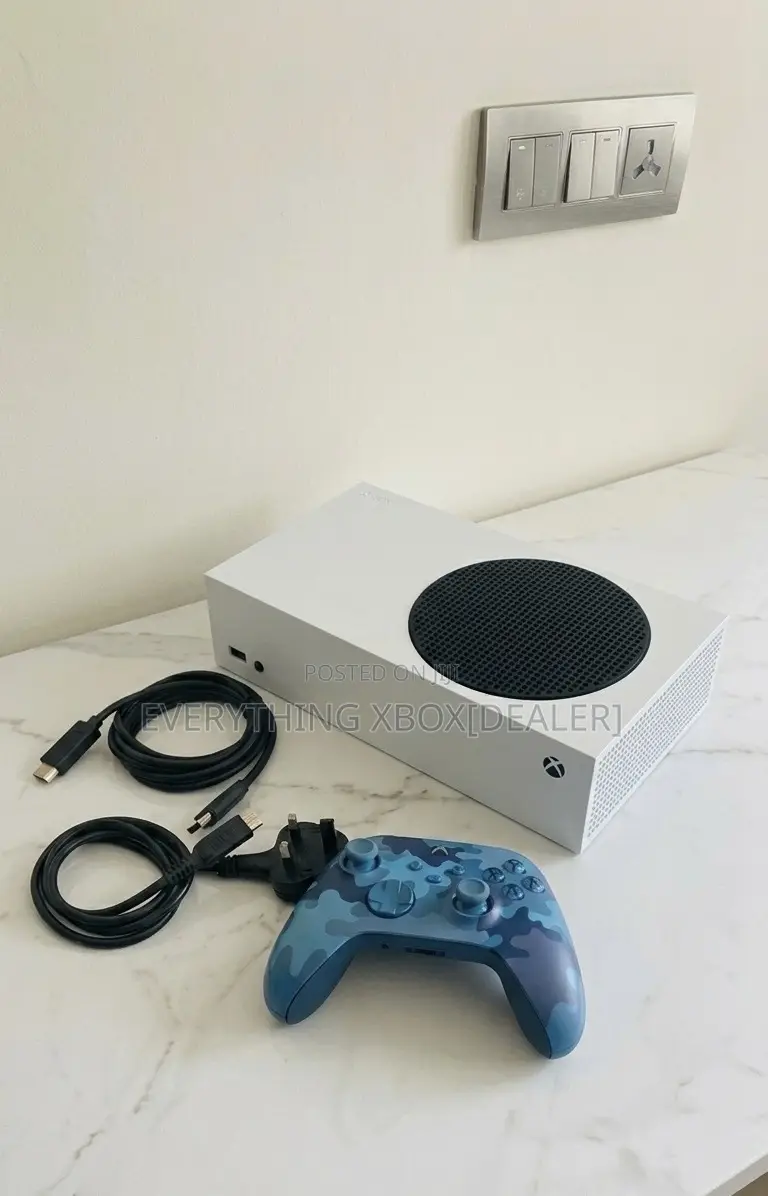 Xbox Series S, 512gb, 1 Controller and 7 Games. Read Description!
