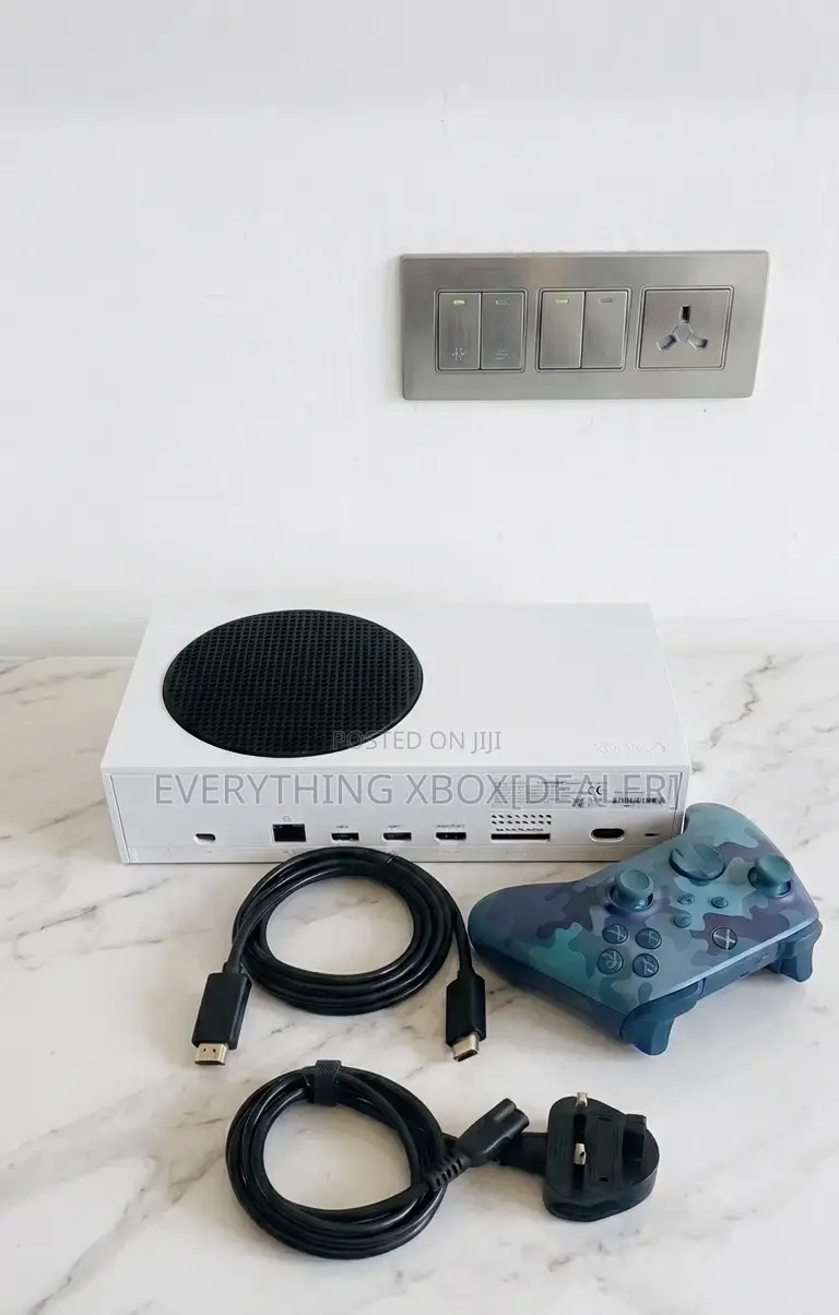Xbox Series S, 512gb, 1 Controller and 7 Games. Read Description!