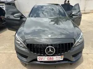Mercedes-Benz C400 4Matic AWD Sedan (3.0L V6 7A) 2015 Gray