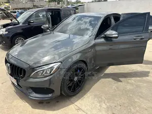 Mercedes-Benz C400 4Matic AWD Sedan (3.0L V6 7A) 2015 Gray
