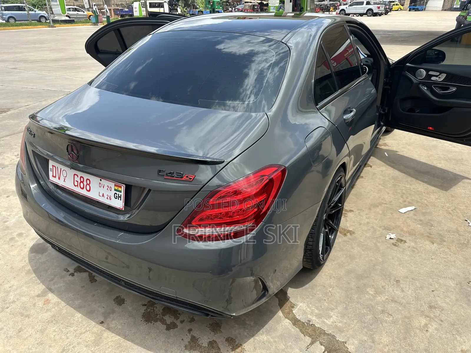 Mercedes-Benz C400 4Matic AWD Sedan (3.0L V6 7A) 2015 Gray