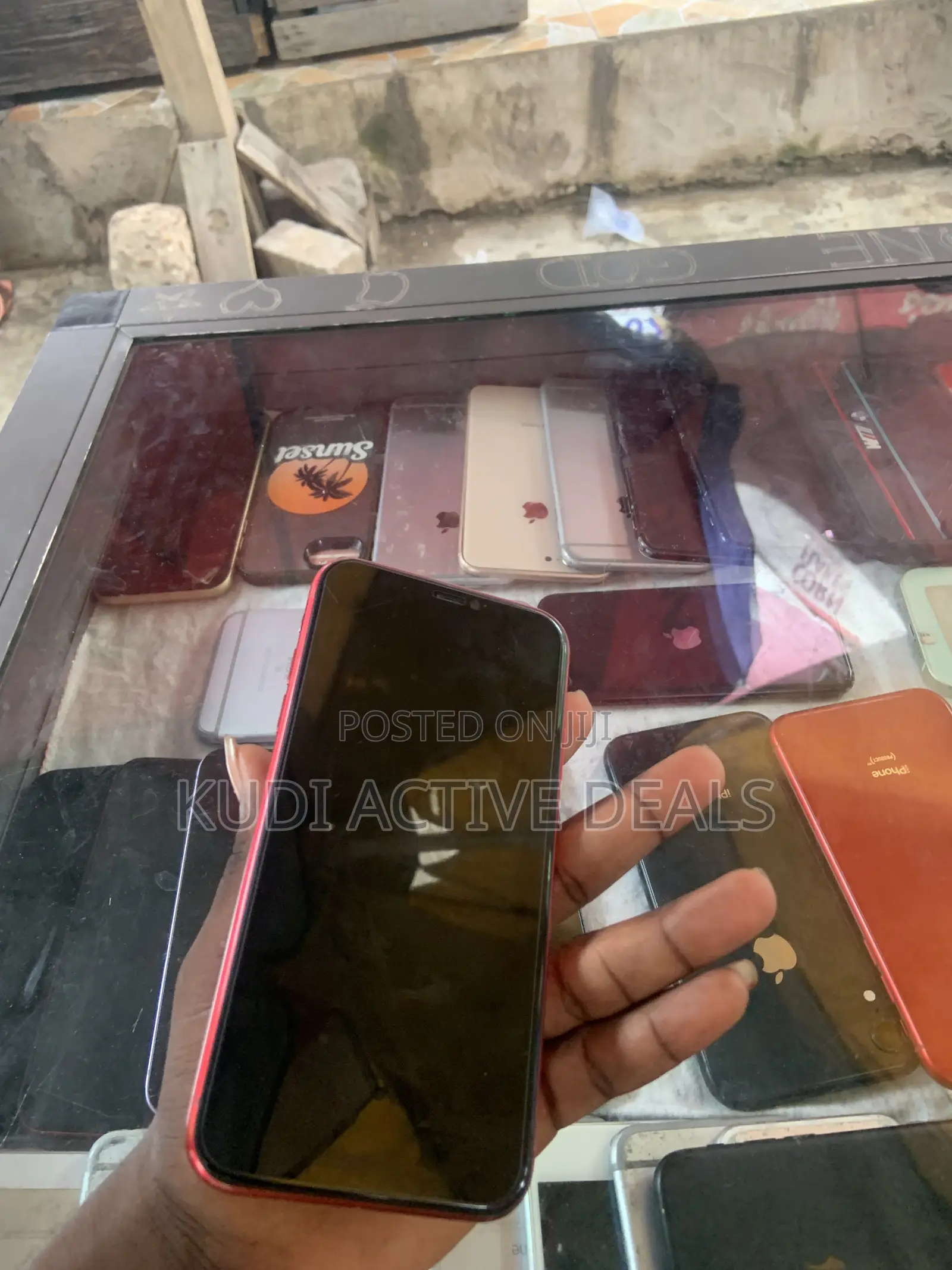 Apple iPhone 11 64 GB Red