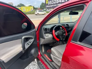 Toyota RAV4 2.5 2012 Red