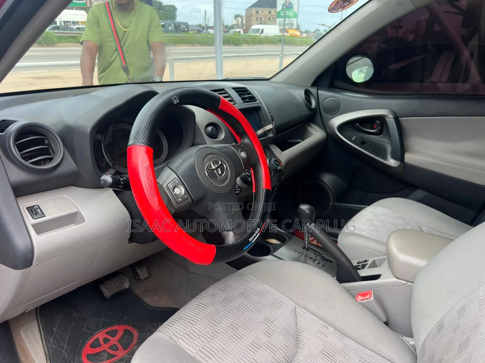 Toyota RAV4 2.5 2012 Red