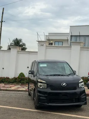 Toyota Voxy 2010 Black