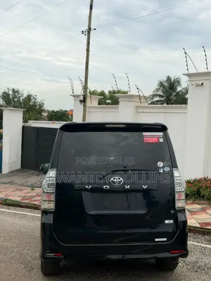 Toyota Voxy 2010 Black