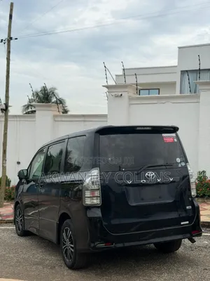 Toyota Voxy 2010 Black