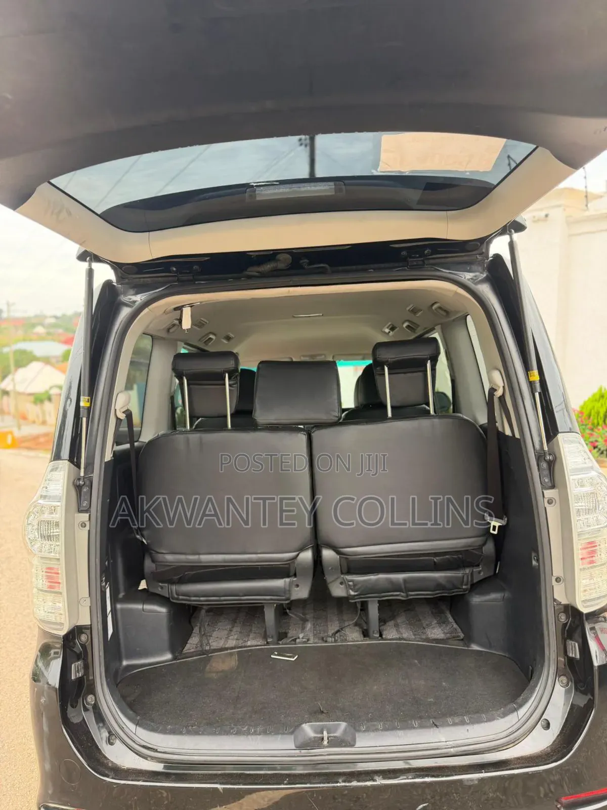 Toyota Voxy 2010 Black