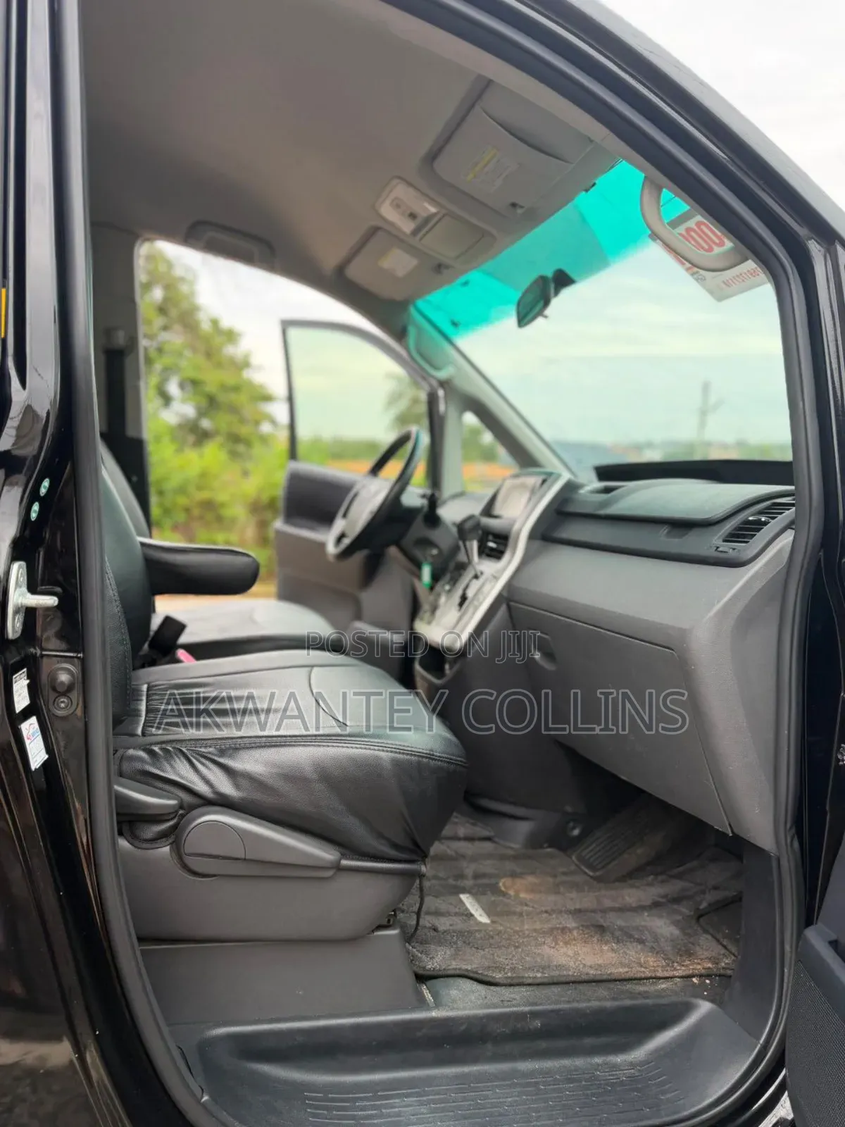 Toyota Voxy 2010 Black
