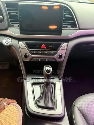 Hyundai Elantra Limited 2018 White