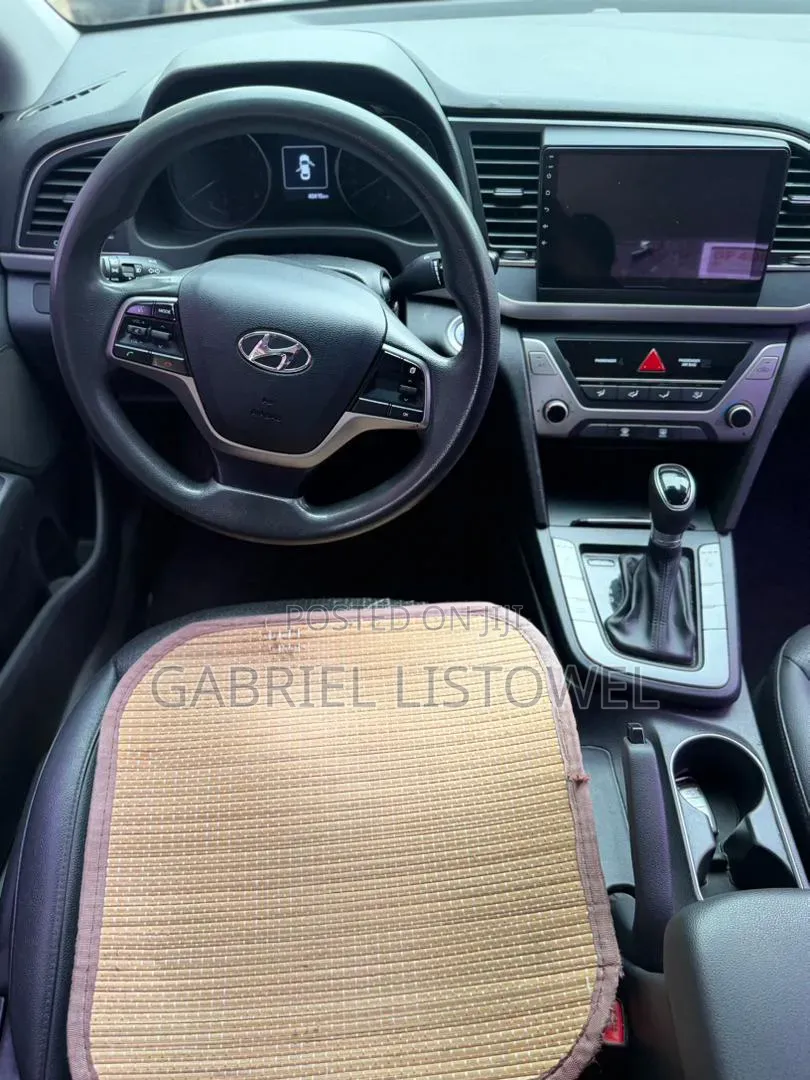 Hyundai Elantra Limited 2018 White