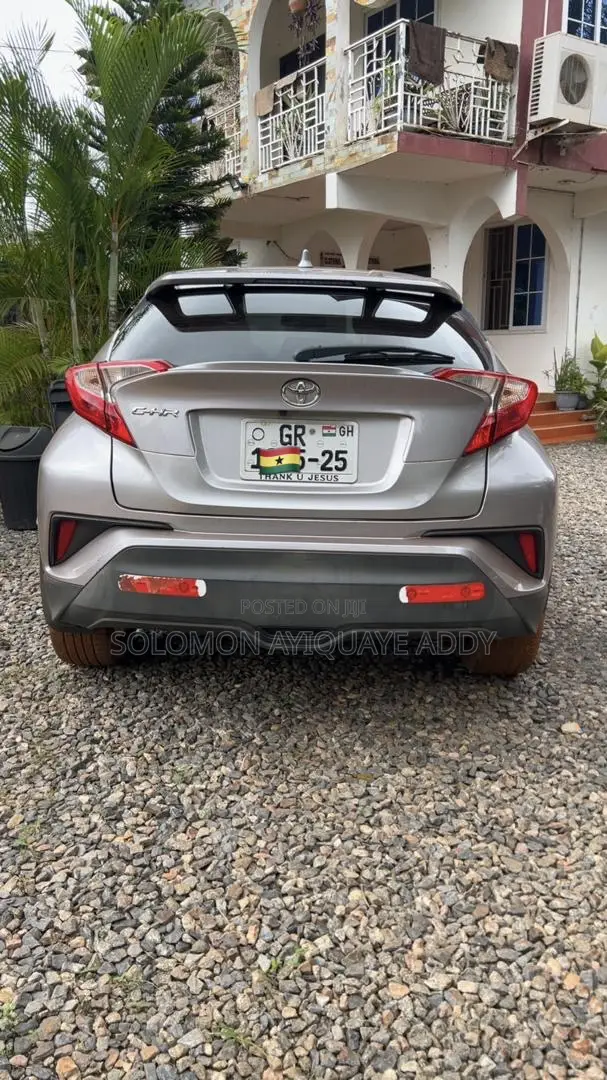 Toyota C-HR LE FWD 2019 Gold