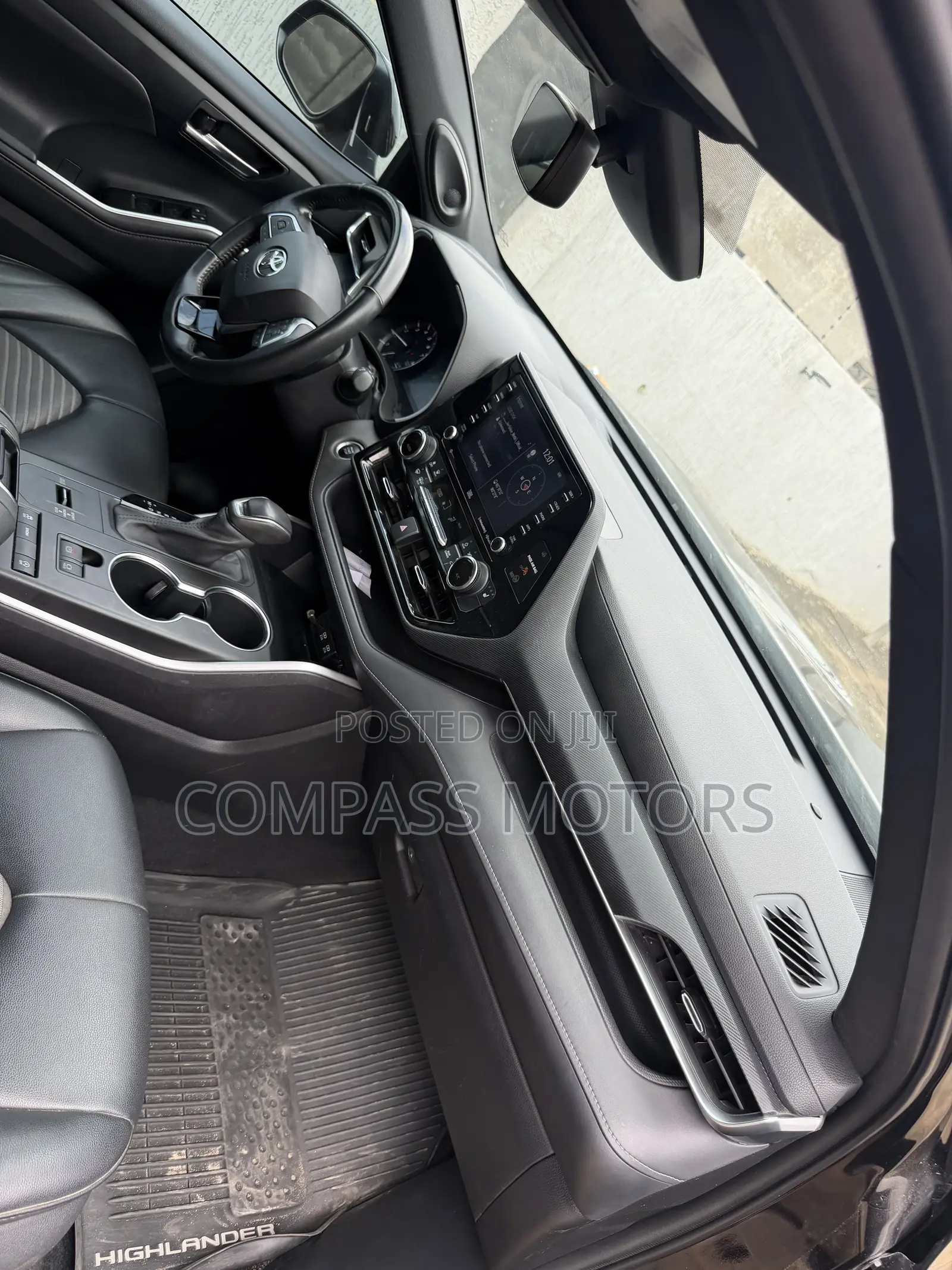 Toyota Highlander XSE 2021 Black
