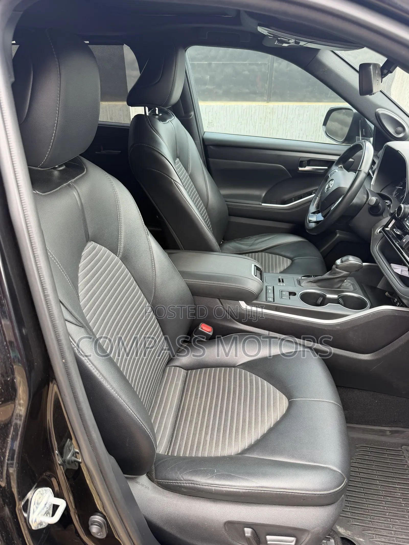 Toyota Highlander XSE 2021 Black