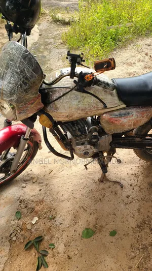Bajaj Boxer 125 2020 Red