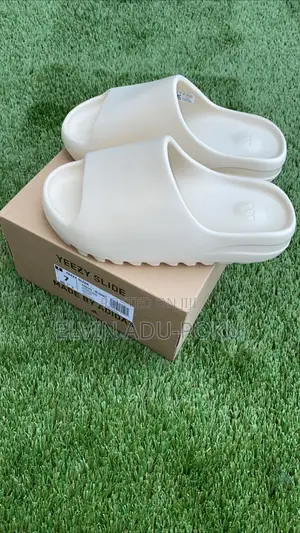 Adidas Yeezy Comfort "Pure Bone” Slides