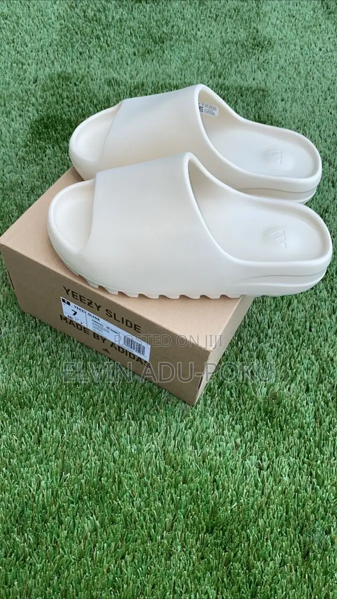 Adidas Yeezy Comfort "Pure Bone” Slides