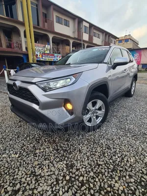 Toyota RAV4 2021 Silver