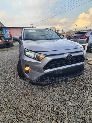 Toyota RAV4 2021 Silver