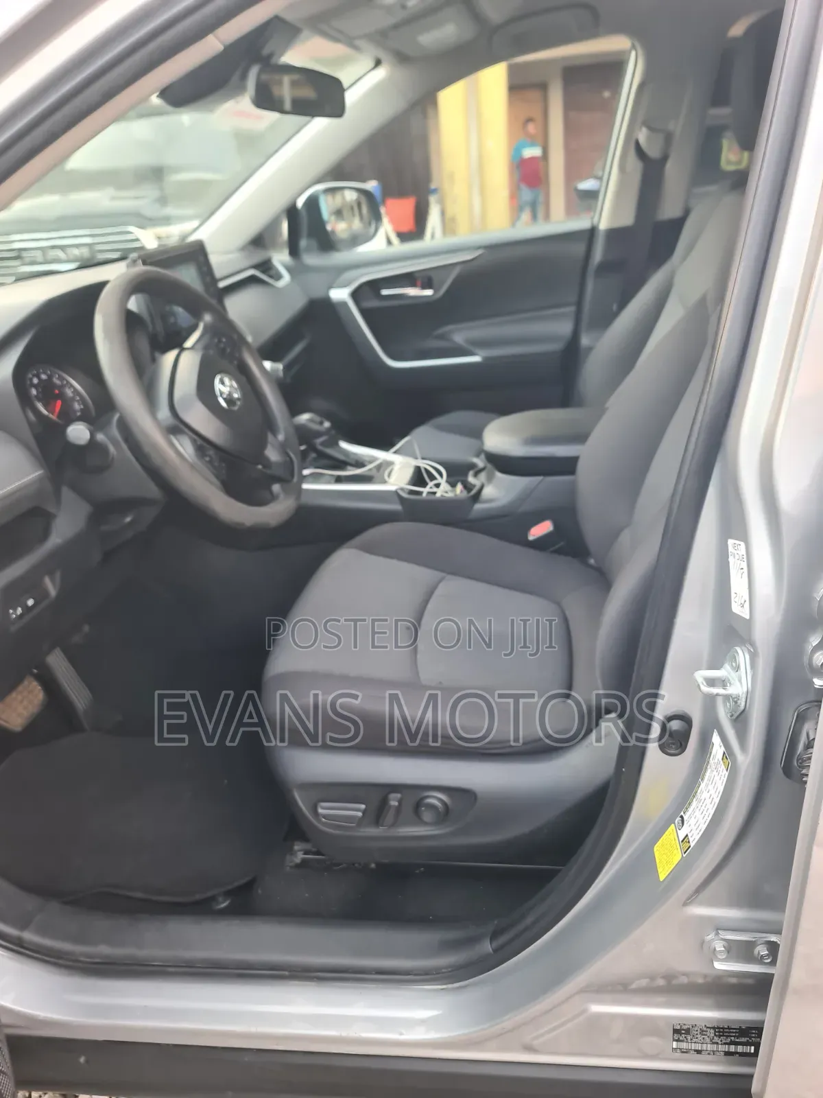 Toyota RAV4 2021 Silver
