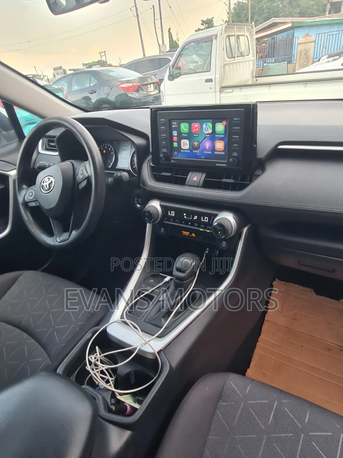 Toyota RAV4 2021 Silver